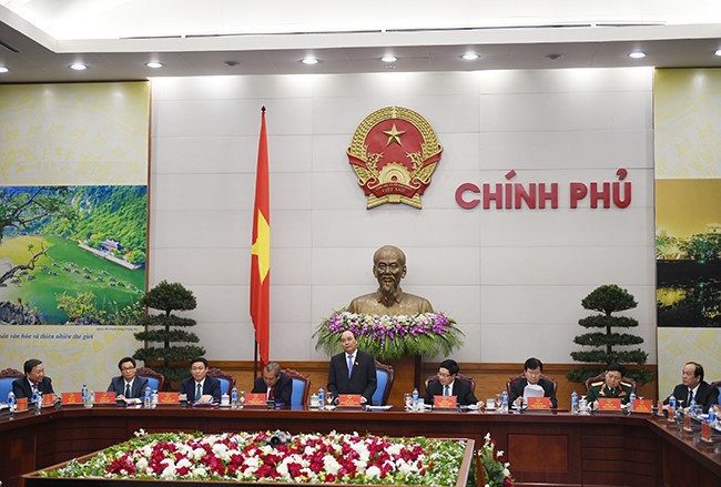 Thủ tướng Chính phủ Nguyễn Xuân Phúc yêu cầu các thành viên Chính phủ "bắt tay ngay vào việc"; phải làm việc với tinh thần kiến tạo, tập trung đề xuất cơ chế, chính sách mạnh mẽ hơn.
