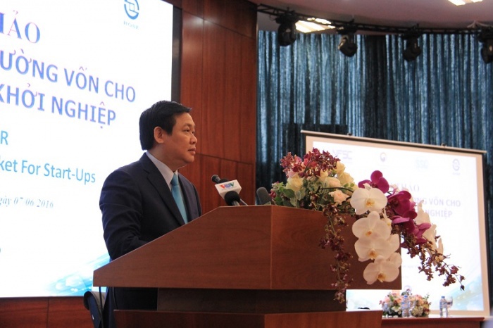 Phó Thủ tướng Vương Đình Huệ phát biểu chỉ đạo tại Hội thảo.