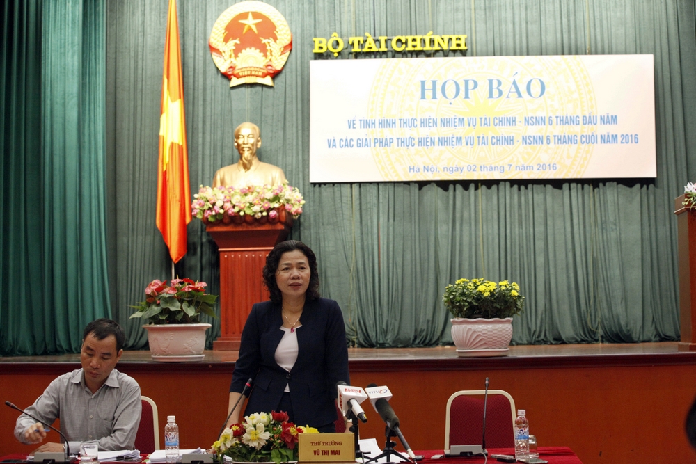 Thứ trưởng Bộ Tài chính Vũ Thị Mai phát biểu chỉ đạo.