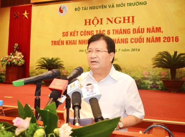 Phó Thủ tướng Trịnh Đình Dũng phát biểu tại Hội nghị.