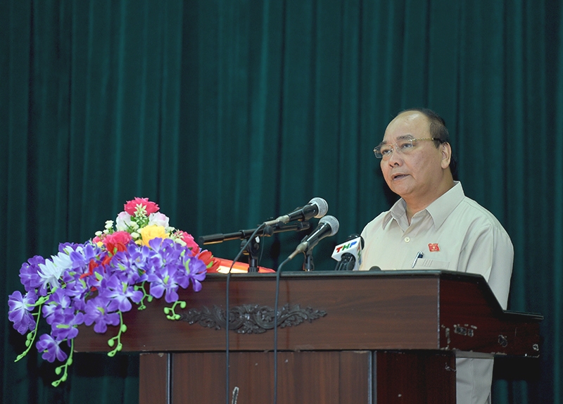 Thủ tướng Nguyễn Xuân Phúc phát biểu tại buổi tiếp xúc cử tri tại  huyện Vĩnh Bảo, TP. Hải Phòng.