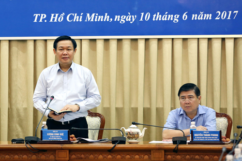 Phó Thủ tướng Vương Đình Huệ phát biểu tại cuộc họp. Ảnh: VGP/Thành Chung 