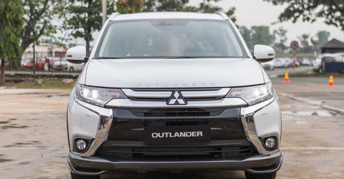 Mitsubishi Outlander lắp ráp trong nước giảm giá "khủng".