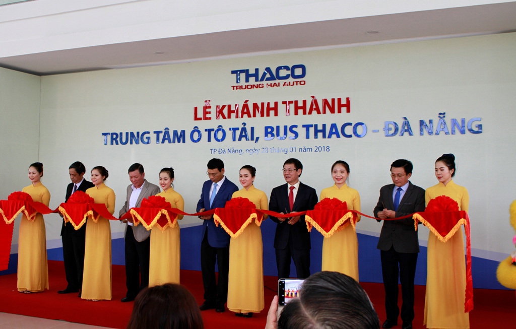 Thaco khánh thành Trung tâm ô tô tải, bus kiểu mẫu tại Đà Nẵng. Ảnh VGP/Thế Phong