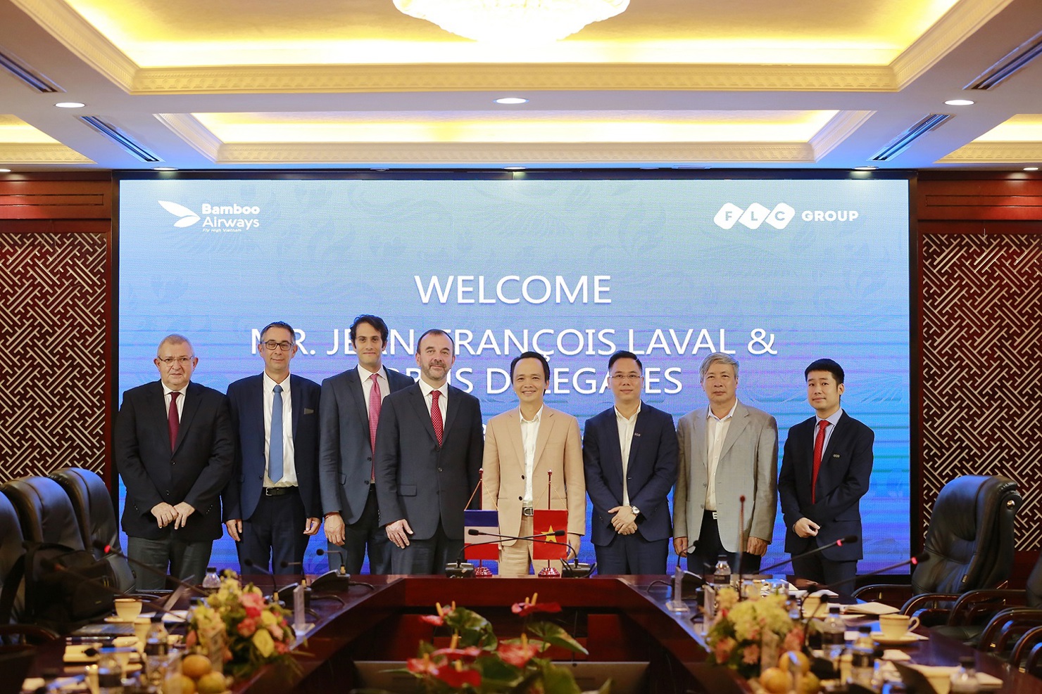 FLC và Airbus đã đạt thỏa thuận về việc hợp tác mua 24 máy bay A321NEO trị giá 3 tỷ USD phục vụ hoạt động của Bamboo Airways.