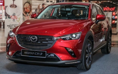 Mazda CX-3 2018 bản nâng cấp có giá khoảng 690 triệu đồng.