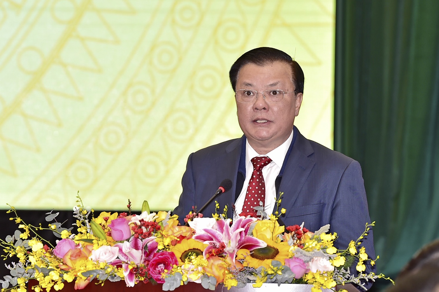 Bộ trưởng Bộ Tài chính Đinh Tiến Dũng phát biểu tiếp thu ý kiến chỉ đạo của Thủ tướng Chính phủ tại Hội nghị.