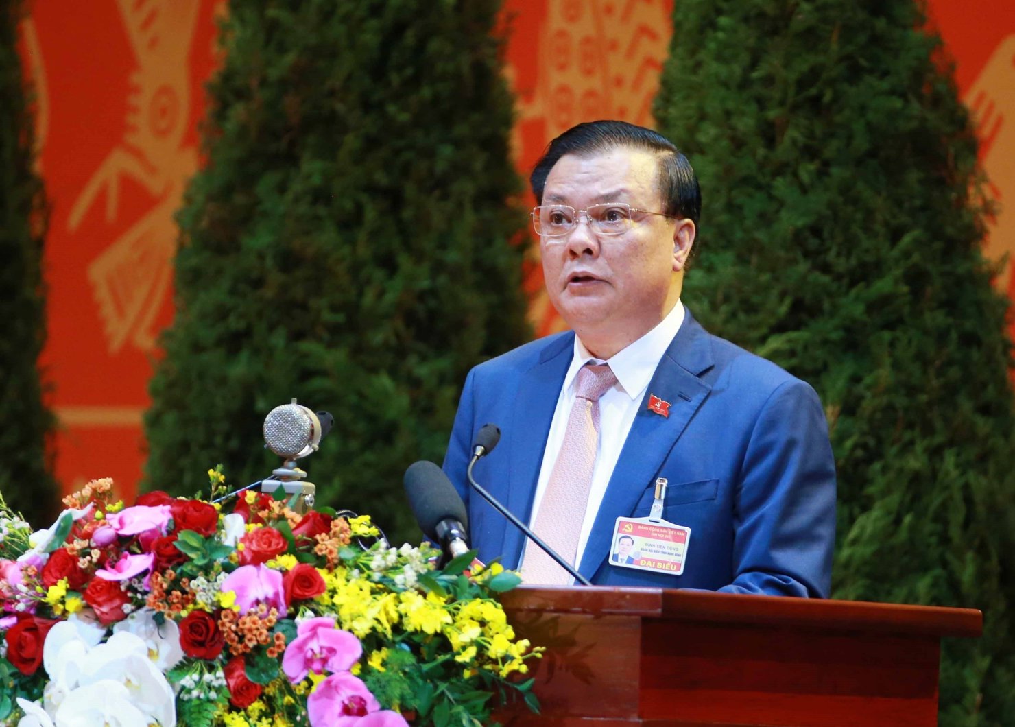 Bộ trưởng Bộ Tài chính Đinh Tiến Dũng tham luận tại Đại hội. Ảnh: Thông tấn Xã Việt Nam