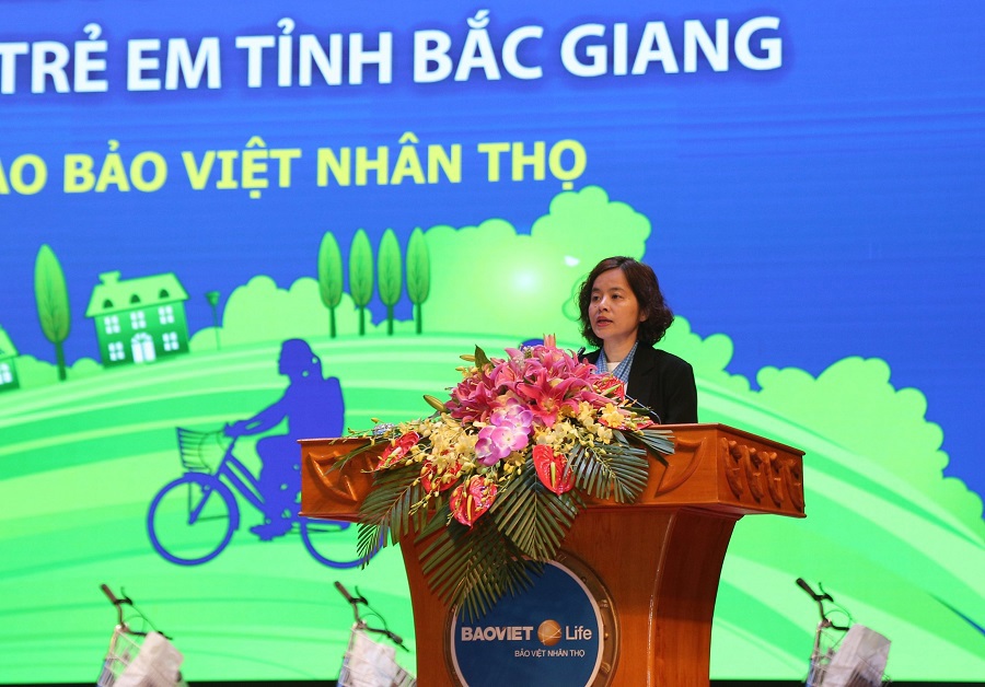 B&agrave; Th&acirc;n Hiền Anh - Chủ tịch HĐTV Tổng C&ocirc;ng ty Bảo Việt Nh&acirc;n thọ chia sẻ về Quỹ xe đạp chở ước mơ.