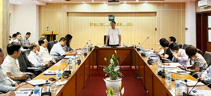 Thứ trưởng Bộ Tài chính Nguyễn Đức Chi phát biểu chỉ đạo tại hội nghị. Nguồn: ssc.gov.vn