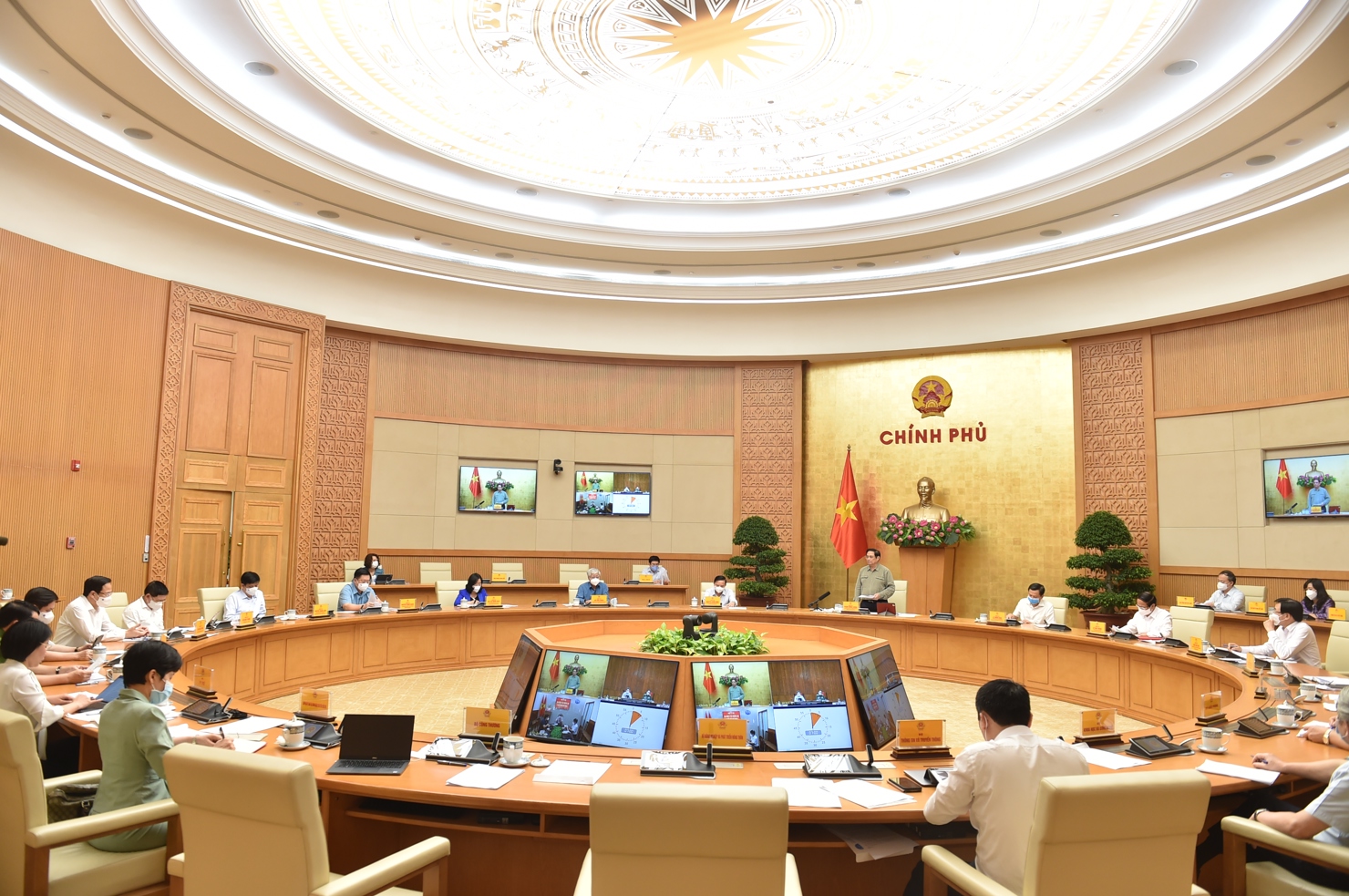 Thủ tướng Chính phủ Phạm Minh Chính chủ trì cuộc họp Ban Chỉ đạo Quốc gia phòng, chống dịch COVID-19 ngày 23/9/2021.