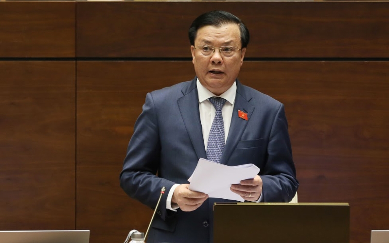 Bộ trưởng Tài chính Đinh Tiến Dũng báo cáo tại phiên thảo luận chiều 31/10/2019.