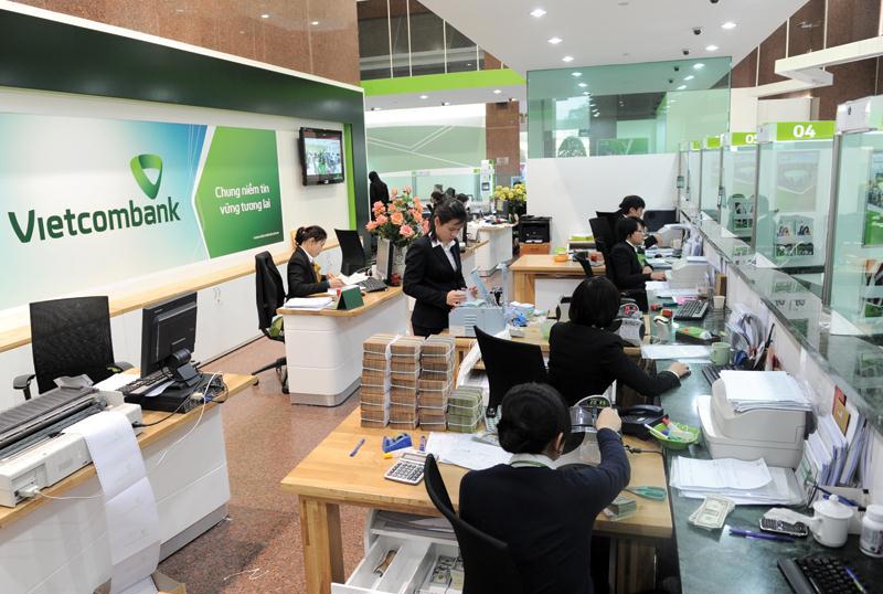 Vietcombank vừa giảm thêm 0,5% lãi suất cho vay đối với doanh nghiệp. Ảnh: Đức Thanh