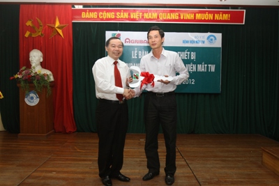Ông Nguyễn Ngọc Bảo - Chủ tịch Hội đồng Thành viên tại Lễ tiếp nhận các trang thiết bi y tế do Bệnh viện Mắt Trung ương tổ chức
