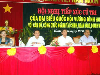 ĐBQH Vương Đình Huệ và lãnh đạo đoàn ĐBQH, UBND tỉnh Bình Định tiếp xúc cử tri tại TP.Quy Nhơn