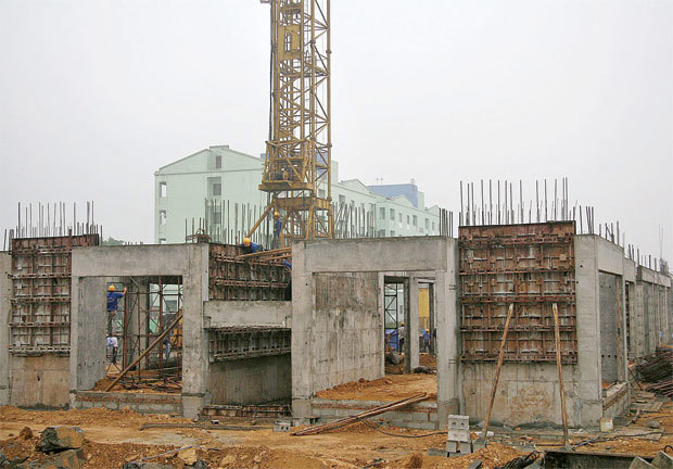 Giai đoạn 2012 - 2015, Hà Nội đặt kế hoạch đầu tư xây dựng 4,7 triệu m2 nhà ở xã hội, tương đương 100.000 căn hộ. Nguồn: tinnhanhchungkhoan.vn