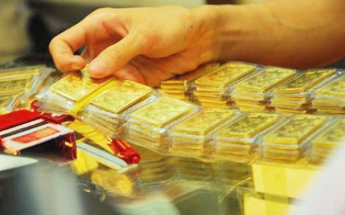 Phiên đấu thầu vàng miếng thứ 67, Ngân hàng Nhà nước cho biết, chỉ bán được 11.300 lượng vàng trong tổng số 15.000 lượng vàng miếng được chào thầu. Nguồn: vneconomy.vn