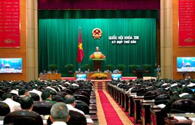 Nhiều đại biểu Quốc hội đồng tình việc Chính phủ đề xuất Quốc hội nâng bội chi ngân sách năm 2013 lên 5,3%. Nguồn: chinhphu.vn