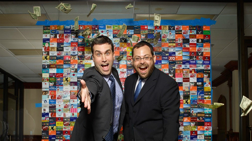 Elliot Bohm và Marc Ackerman kiếm hàng triệu đôla nhờ thu mua thẻ quà tặng. Nguồn: vnexpress.net