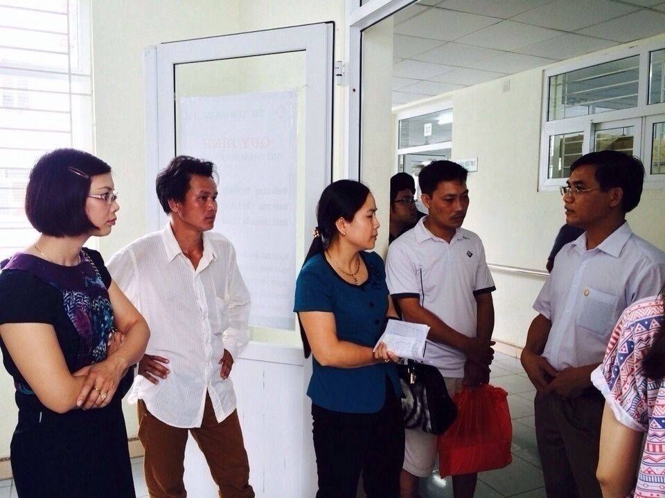 Giám đốc Bảo Việt Lào Cai đã có mặt tại bệnh viện để kịp thời thăm hỏi và phối hợp với các cơ quan chức năng để thu thập thông tin, phục vụ giải quyết kịp thời quyền lợi Bảo hiểm cho khách hàng. Nguồn: baoviet.com.vn