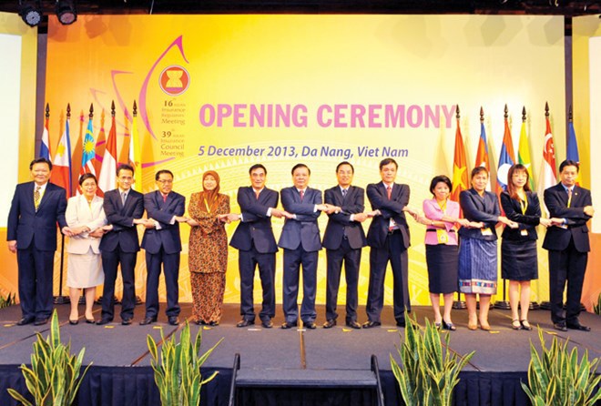 Tại Hội nghị Hội đồng bảo hiểm ASEAN lần thứ 39 (2013), Bộ trưởng Bộ Tài chính Đinh Tiến Dũng đánh giá cao vai trò của ngành bảo hiểm đối với phát triển kinh tế-xã hội. Nguồn: tinnhanhchungkhoan.vn
