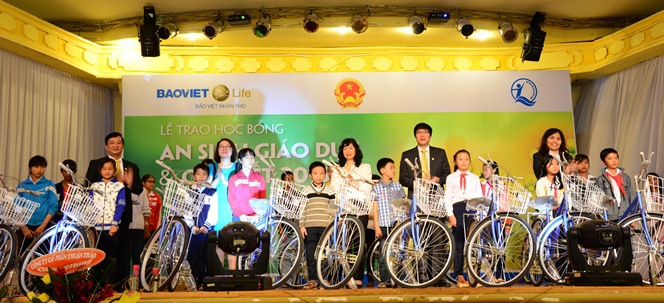 Chương trình trao quà cho các em năm nay sẽ được tổ chức lần lượt tại 63 tỉnh thành trên khắp cả nước. Nguồn: baoviet.com.vn