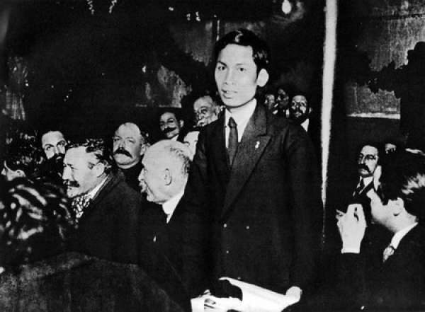  Đồng chí Nguyễn Ái Quốc tham gia sáng lập Đảng Cộng sản Pháp và trở thành người cộng sản Việt Nam đầu tiên tháng 12/1920. Nguồn: Tư liệu