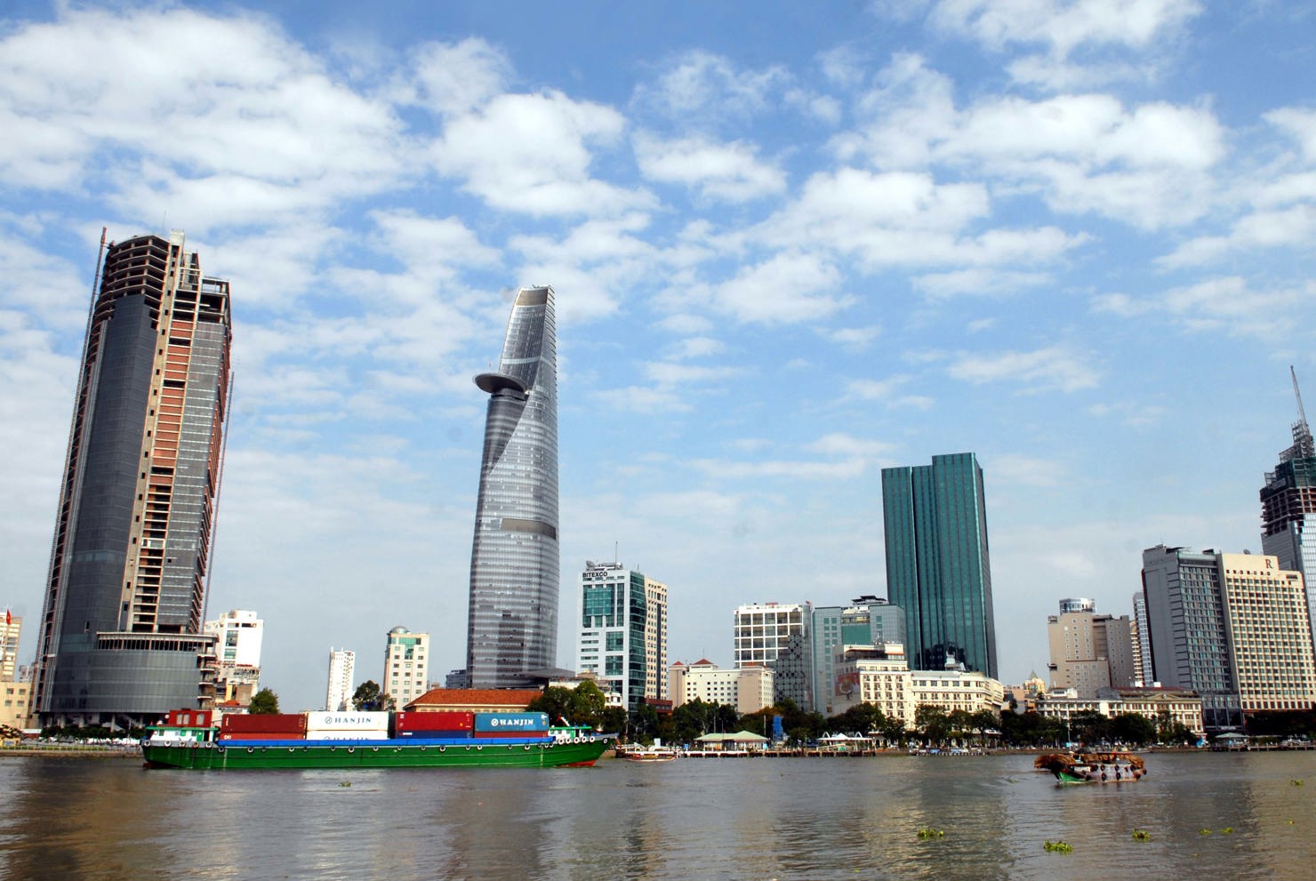 Việt Nam đã từng bước hội nhập vào nền kinh tế khu vực và thế giới. Nguồn: baotintuc.vn