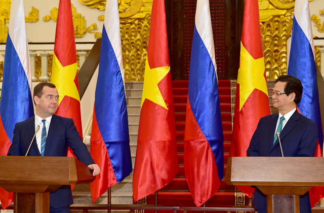 Thủ tướng Dmitry Medvedev và Thủ tướng Nguyễn Tấn Dũng đã có những trao đổi về hợp tác năng lượng, trong đó có hợp tác điện hạt nhân giữa Việt Nam – Nga. 