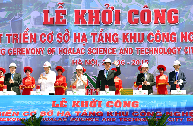 Thủ tướng Nguyễn Tấn Dũng tới dự và phát lệnh khởi công Dự án phát triển cơ sở hạ tầng Khu công nghệ cao Hòa Lạc. Nguồn: internet