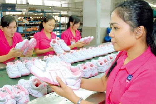 Với ngành giày dép của Việt Nam, việc xuất khẩu, đơn hàng nhiều, cho nên DN không phải lo lắng vấn đề đầu ra. Nguồn: tapchithoitrangtre.com.vn