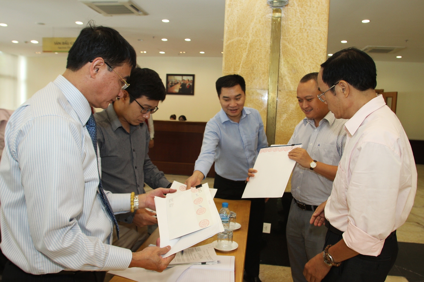 Phiên đấu giá của Tổng Công ty Chè Việt Nam đã bán hết hơn 11,7  triệu cổ phần trong tháng 9/2015. Nguồn: hnx.vn