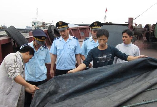 Một vụ xuất lậu than do Hải đội 1 phát hiện bắt giữ. Ảnh: baohaiquan.vn