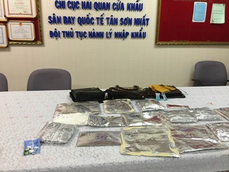 Hải quan TP. Hồ Chí Minh phát hiện nhiều thủ đoạn vận chuyển ma túy tinh vi của các đối tượng nhập cảnh vào Việt Nam qua sân bay Tân Sơn Nhất. Nguồn: chinhphu.vn