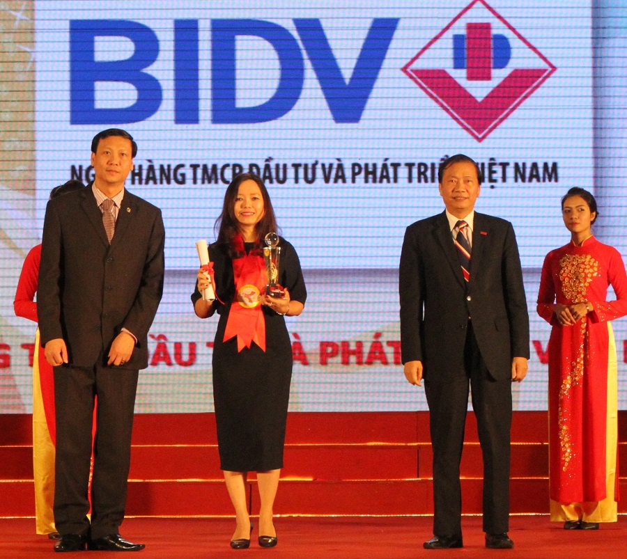 BIDV được vinh danh thương hiệu mạnh Việt Nam tại “Liên hoan vinh danh các Doanh nghiệp Rồng Vàng và Thương hiệu mạnh Việt Nam. Nguồn: bidv.com.vn