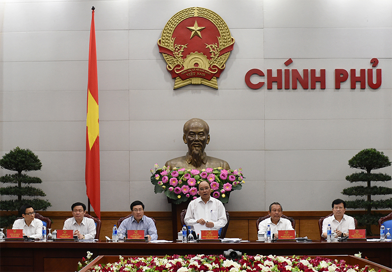 Thủ tướng Nguyễn Xuân Phúc chủ trì cuộc họp Thường trực Chính phủ đầu tiên ngày 25/4/2016. Nguồn: chinhphu.vn 
