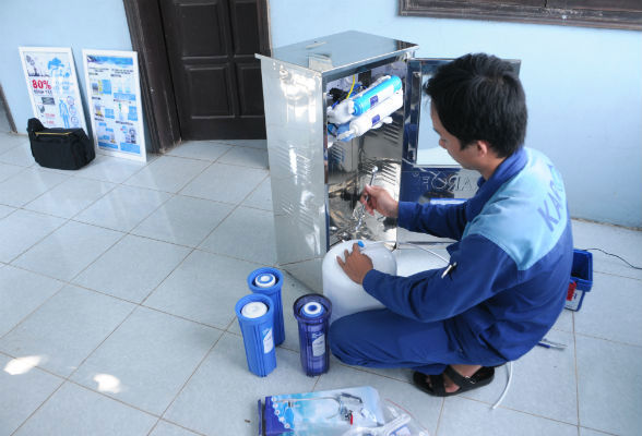 Người tiêu dùng nên chọn mua máy lọc nước ở các siêu thị điện máy, đại lý phân phối chính hãng của các hãng uy tín để chọn mua sản phẩm đảm bảo. Nguồn: dddn.com.vn