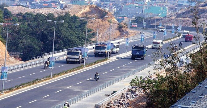 Một đoạn trên Quốc lộ 18, tuyến huyết mạch của tỉnh Quảng Ninh hiện nay. Nguồn:  bizlive.vn