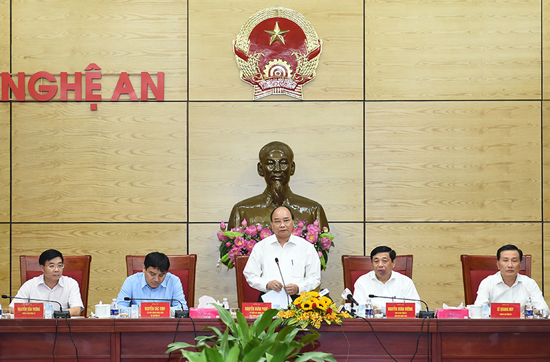 Thủ tướng Chính phủ Nguyễn Xuân Phúc phát biểu tại buổi làm việc với lãnh đạo tỉnh Nghệ An hôm 15/8. Nguồn: chinhphu.vn 
