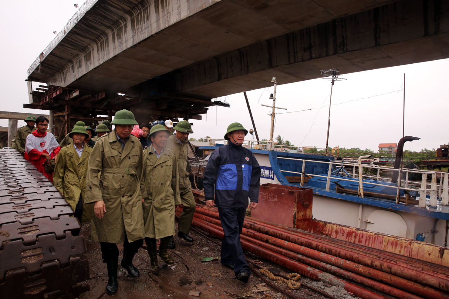 Phó Thủ tướng đi kiểm tra việc bảo đảm an toàn cho các công trình, dự án đang thi công dở dang tại Quảng Ninh. Nguồn: chinhphu.vn