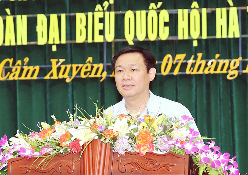 Phó Thủ tướng Vương Đình Huệ phát biểu tại buổi tiếp xúc cử tri Hà Tĩnh hôm 10/7. Nguồn: chinhphu.vn