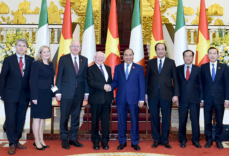Thủ tướng Nguyễn Xuân Phúc và Tổng thống Ireland tại buổi hội kiến chiều 8/11. Nguồn: chinhphu.vn