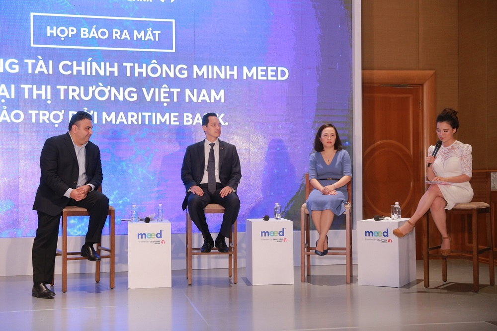 Đại diện lãnh đạo Ngân hàng Maritime Bank và Meed cùng chia sẻ về lợi ích của ứng dụng tài chính thông minh Meed.