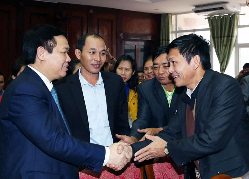 Ủy viên Bộ Chính trị, Phó Thủ tướng Vương Đình Huệ cùng các đại biểu Quốc hội tỉnh Hà Tĩnh đã tiếp xúc cử tri tại địa phương. Nguồn: chinhphu.vn