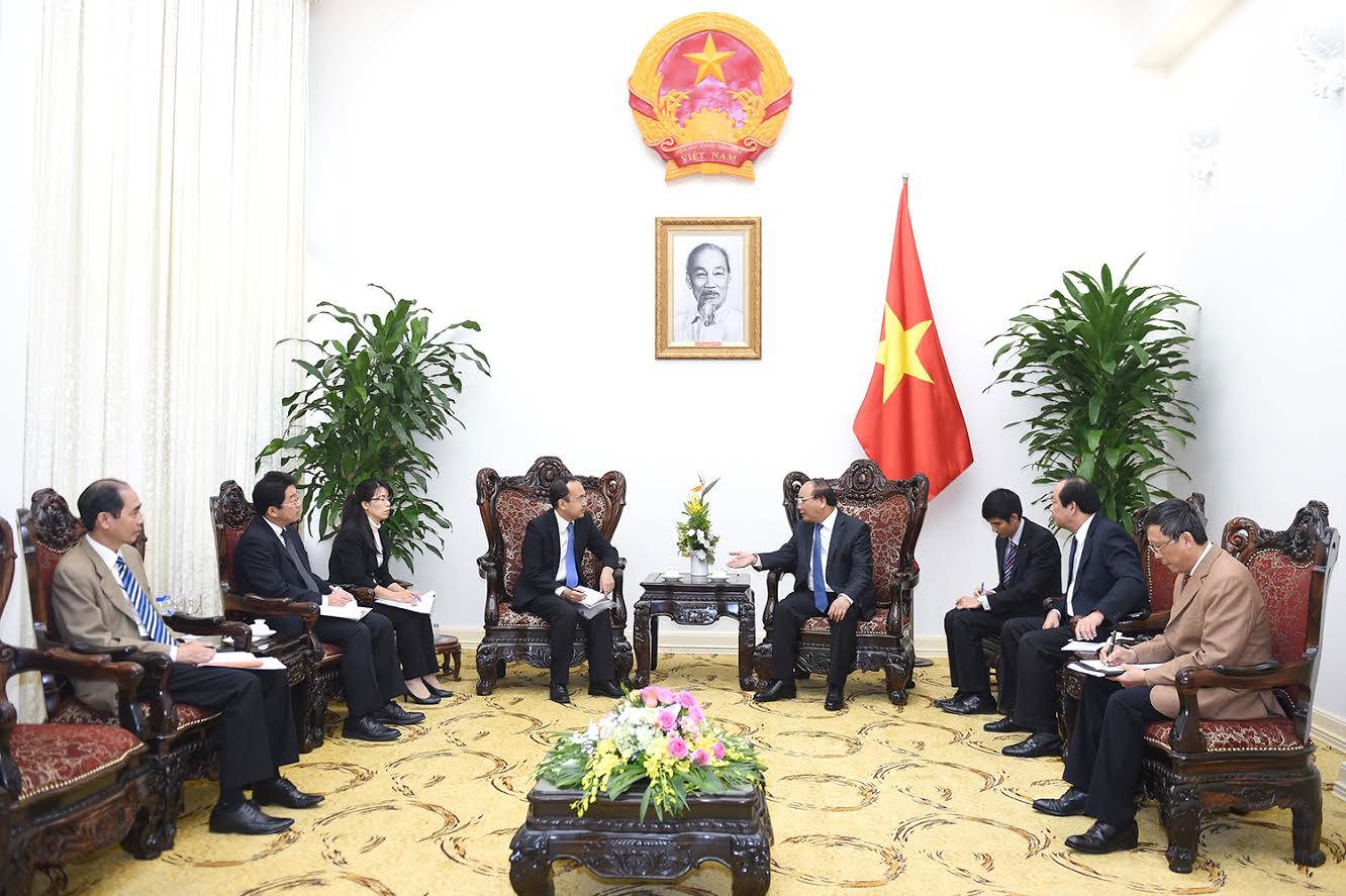 Thủ tướng Nguyễn Xuân Phúc tiếp Trưởng Đại diện Tổ chức Xúc tiến thương mại Nhật Bản (JETRO) tại Việt Nam, ông Atsusuke Kawada. Nguồn: chinhphu.vn