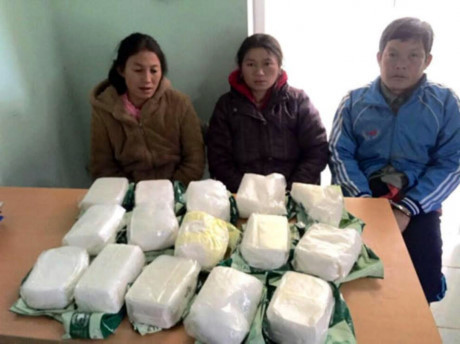 Các đối tượng bị bắt giữ cùng 15kg ma túy đá. Nguồn: internet