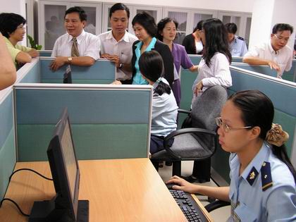 Cán bộ Hải quan thực hiện tốt công tác khai hải quan