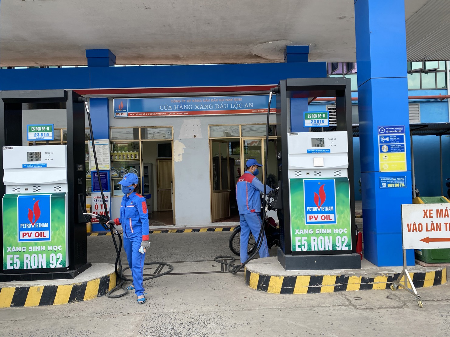 Các cửa hàng xăng dầu trên địa bàn tỉnh Nam Định vẫn hoạt động bình thường.