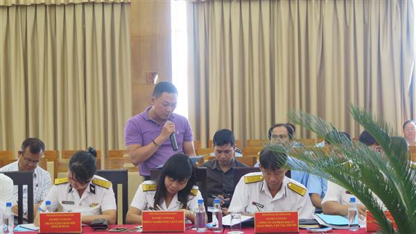 DN nêu vướng mắc tại hội nghị đối thoại với Chi cục Hải quan cảng Sài Gòn KV 1 sáng 12-10. Nguồn: PV.