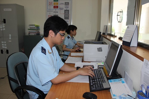 Hoạt động nghiệp vụ tại Đội thủ tục hải quan Khu công nghệ cao Hòa Lạc. Nguồn: PV.